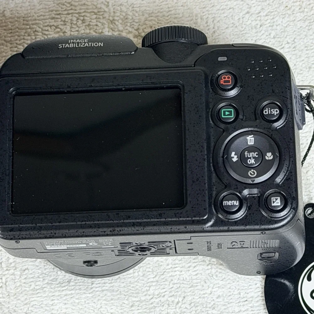 GE X400 Digital Camera Preowned With Camara Bag Booklet And Cable Included